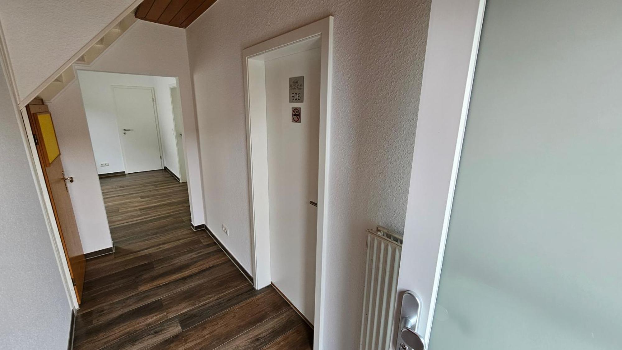 Hotel Dorfkrug Buesum - Guenstige Altbauzimmer Am Oland Kültér fotó