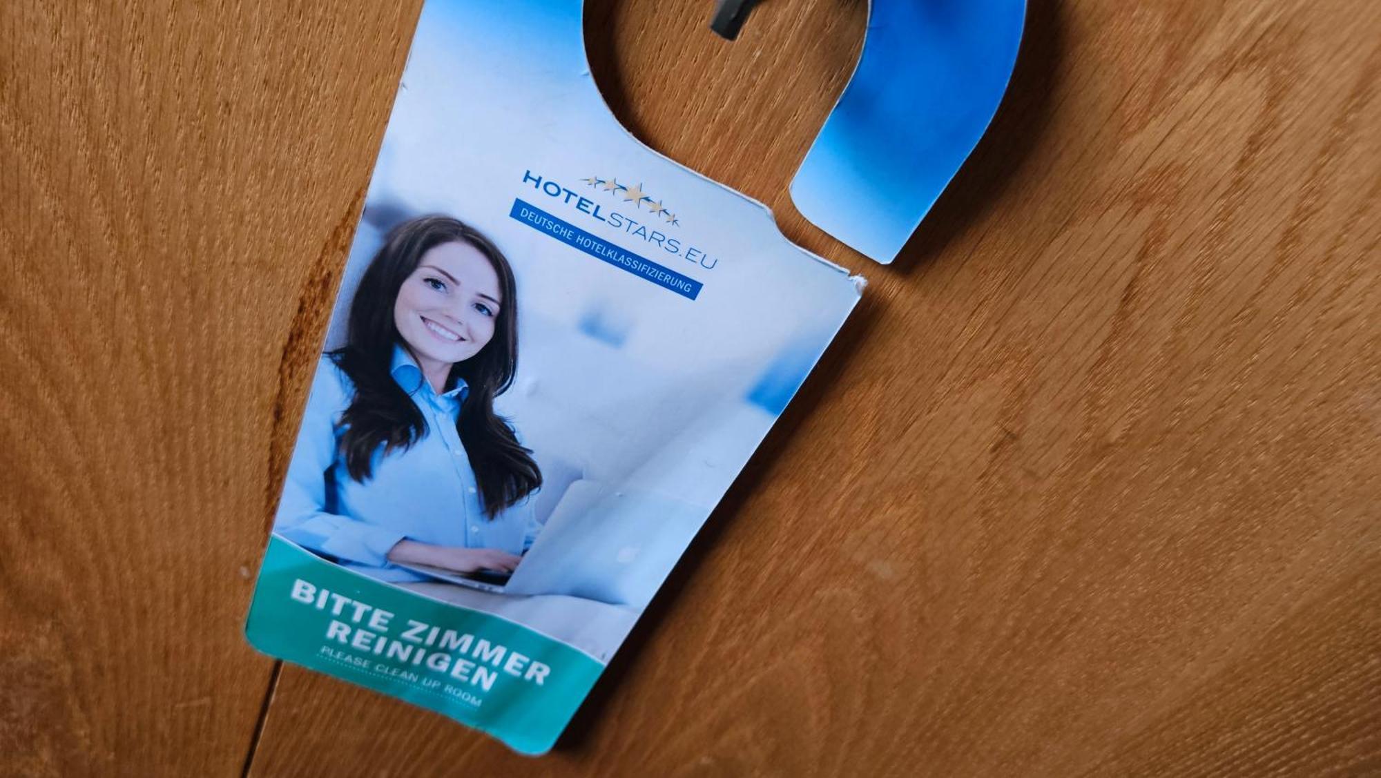 Hotel Dorfkrug Buesum - Guenstige Altbauzimmer Am Oland Szoba fotó