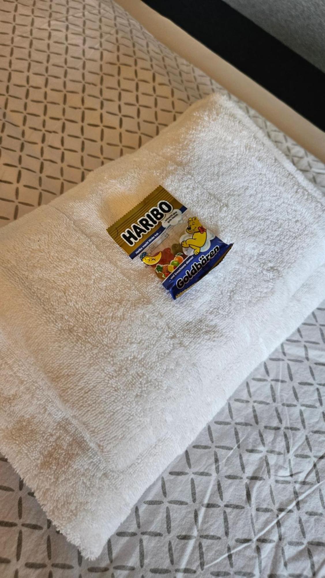 Hotel Dorfkrug Buesum - Guenstige Altbauzimmer Am Oland Szoba fotó
