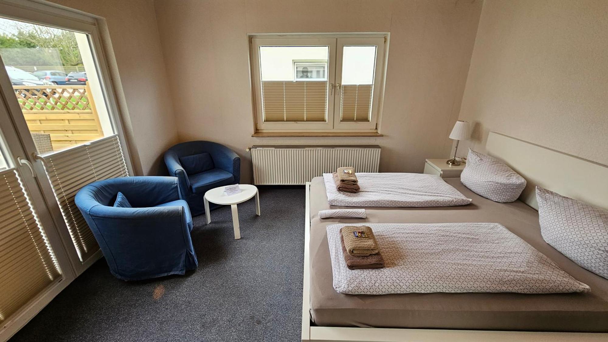 Hotel Dorfkrug Buesum - Guenstige Altbauzimmer Am Oland Szoba fotó